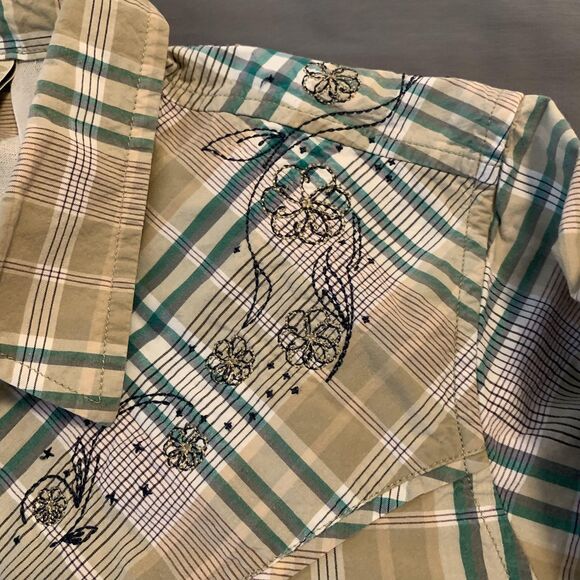 Cabelas Shirt Womens XL Beige Green Plaid Western Embroidered Floral Cotton - Picture 2 of 8